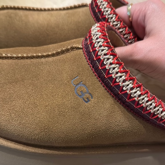 UGG Brown and Red Mules with Cozy Lining - Picture 3 of 5